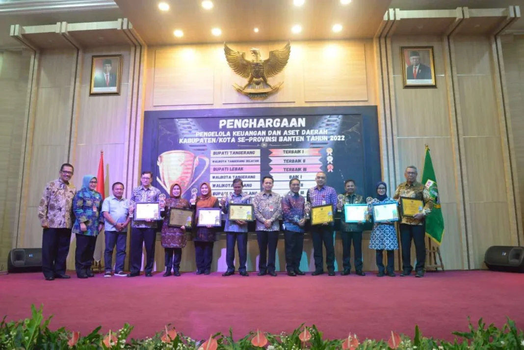 Raih Penghargaan Tangsel Raih Penghargaan